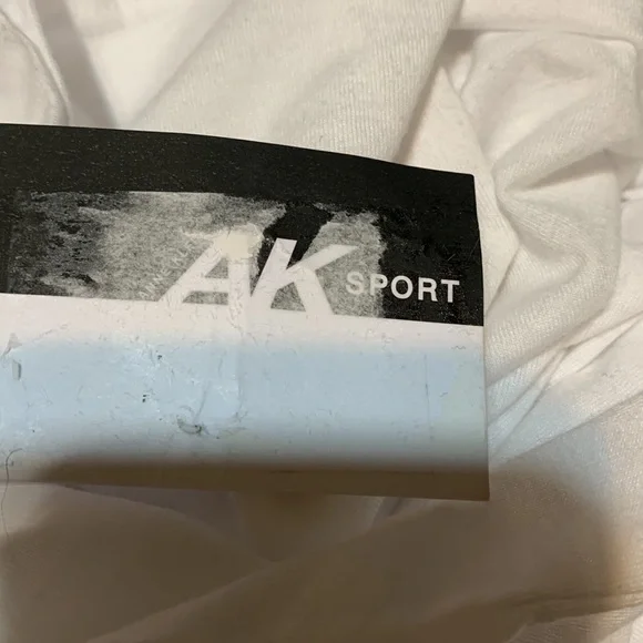 3/$20 Anne Klein M Cityscape Tee - Picture 10 of 10